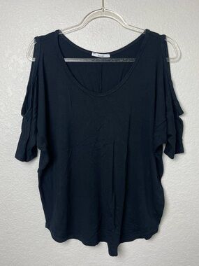 Acemi Black Cold-Shoulder Scoop Neck Tee Size S